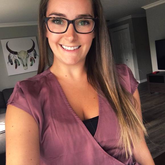 Meet your Posher, Jessica - Picture 1 of 1